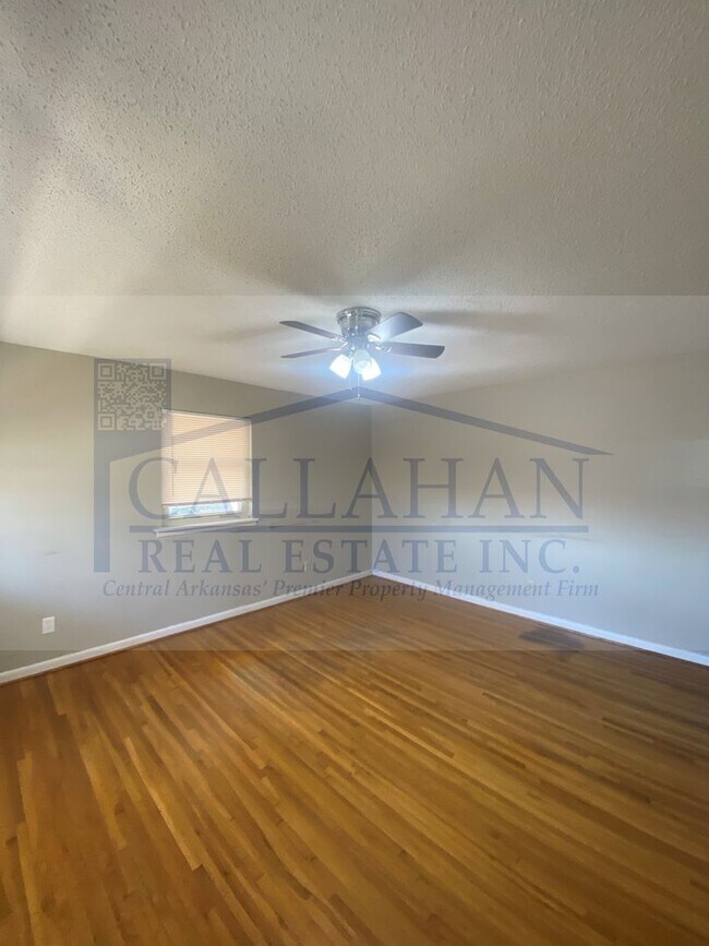 Building Photo - 303 S Longfield Ave