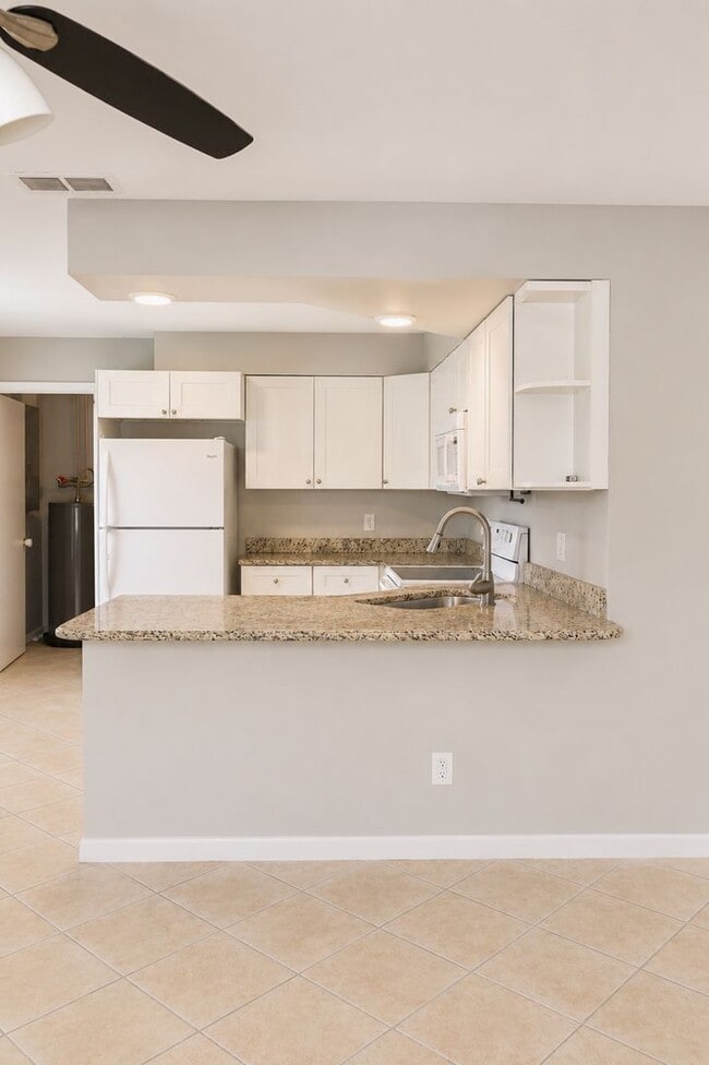 Building Photo - 5443 Avenue E