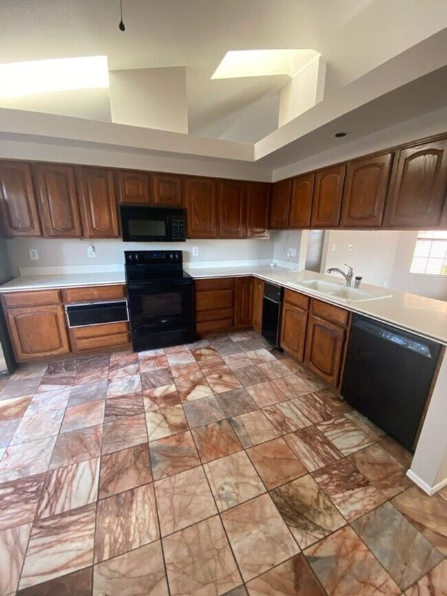 Building Photo - 5249 N Adobe Cir