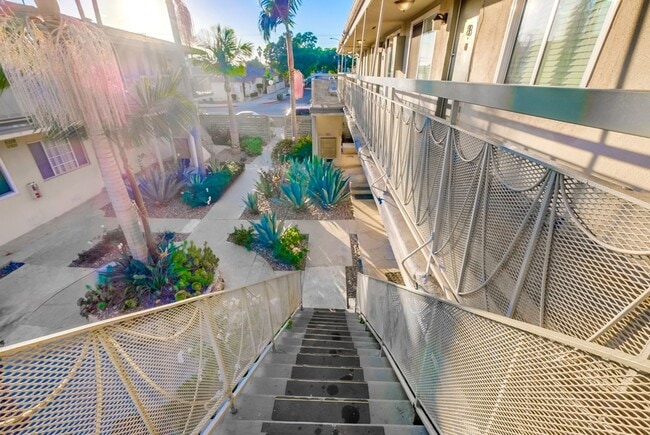 Building Photo - 6028 West Blvd