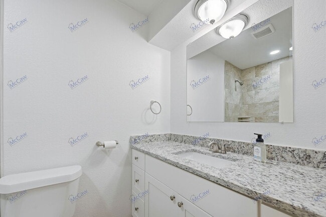 Building Photo - 1423 Main St