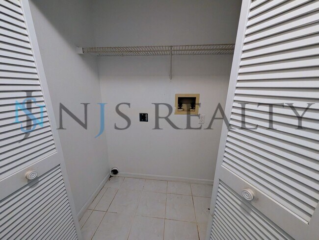 Building Photo - 2/2/1 1200sf Villa with Community Clubhouse & Pool... TRASH, LAWNCARE & BASIC CABLE INCLUDED!