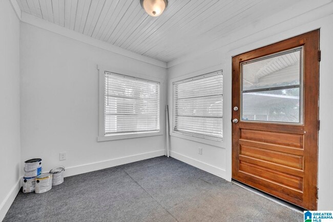 Building Photo - 305 Sterrett Ave