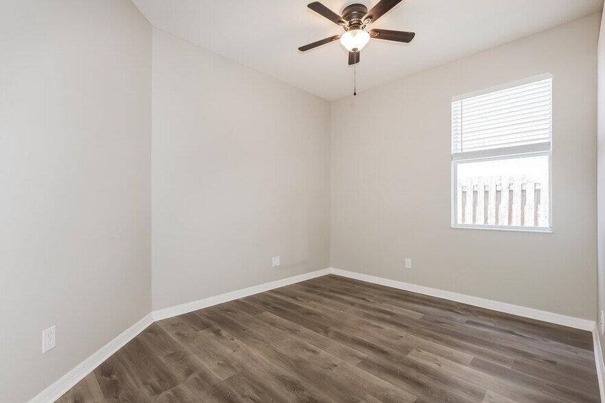 Building Photo - 5234 Clover Mist Dr