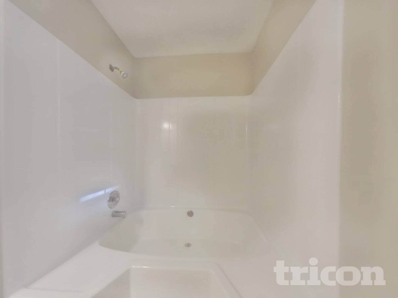 Building Photo - 620 Bluff Dr