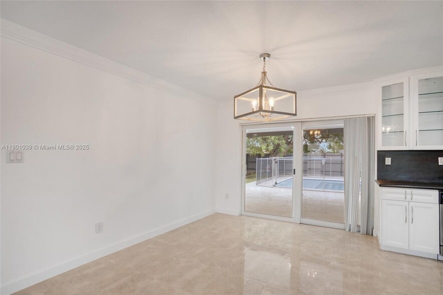 Building Photo - 10440 SW 126th Ave