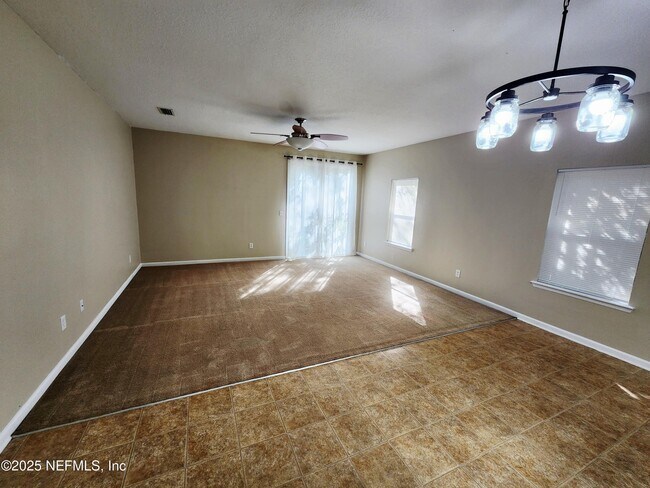 Building Photo - 6844 Misty View Dr