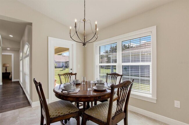 Building Photo - 6028 Sundown Dr