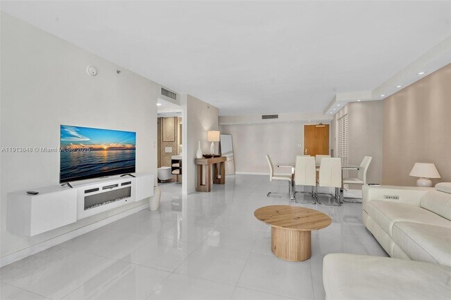 Building Photo - 9195 Collins Ave