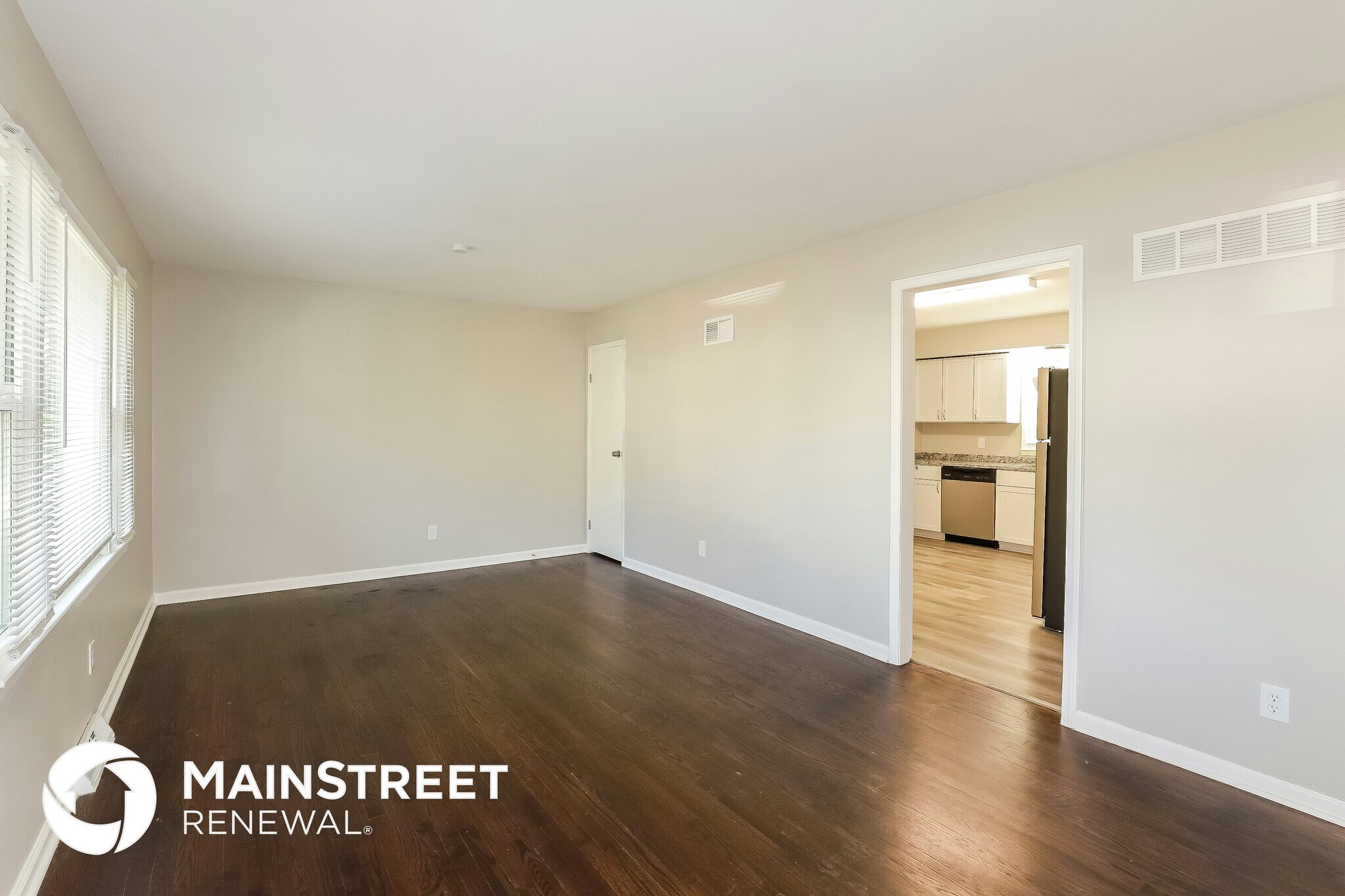 Building Photo - 4135 N Spruce Ave