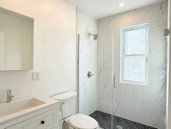 Building Photo - 21 High St