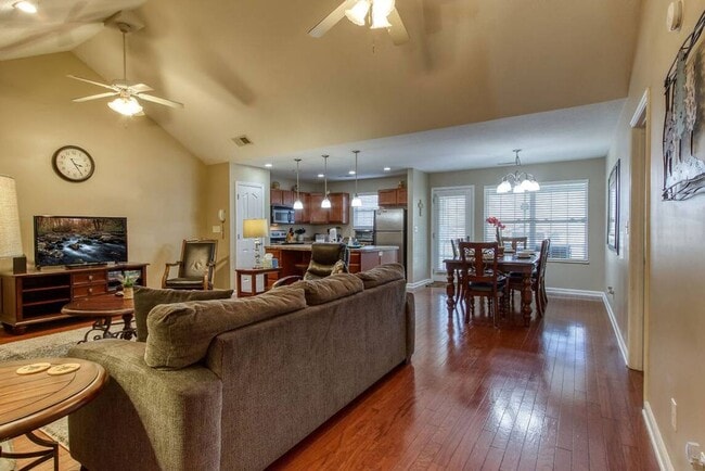 Building Photo - FULLY FURNISHED!!! GREAT FOR CORPORATE HOU...