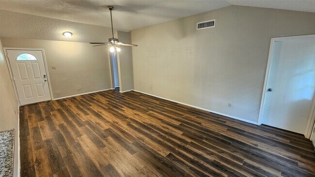 Building Photo - 5210 Russelville Rd