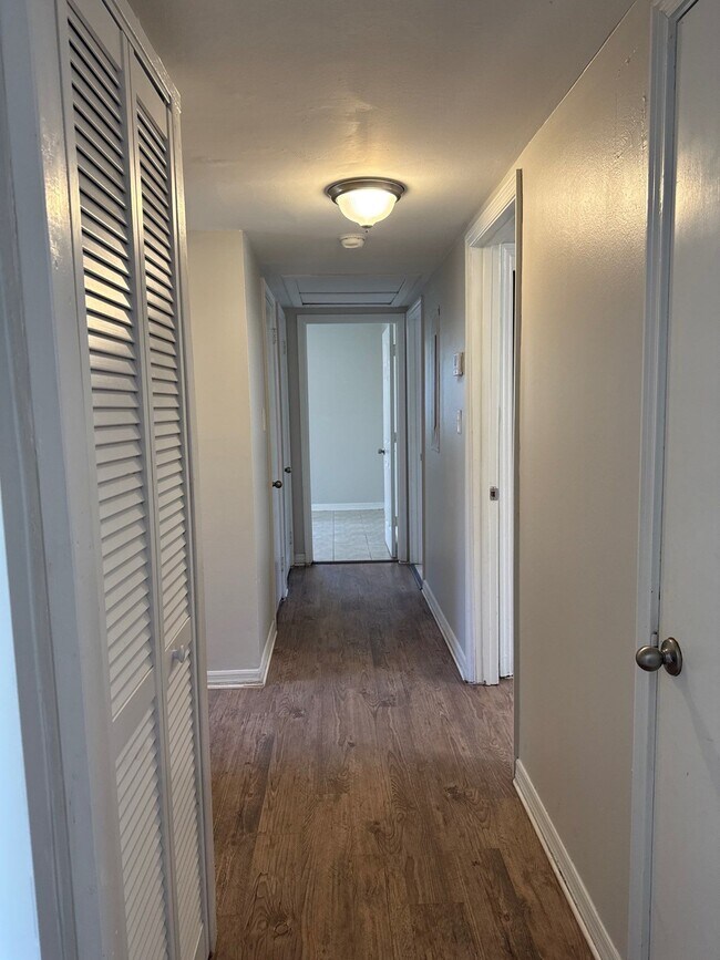 Building Photo - 10569 Citrus Ln