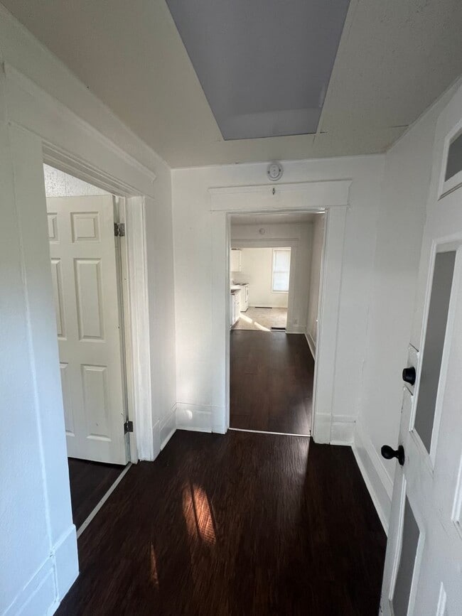 Building Photo - 229 S Eighth St Lansing, MI 48912