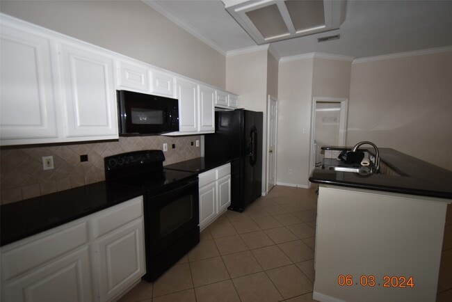 Building Photo - 1626 Diamond Brook Dr