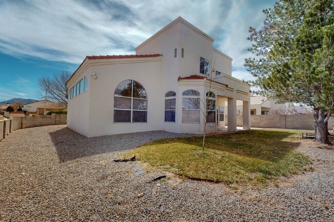 Building Photo - 2 story 4 bedroom