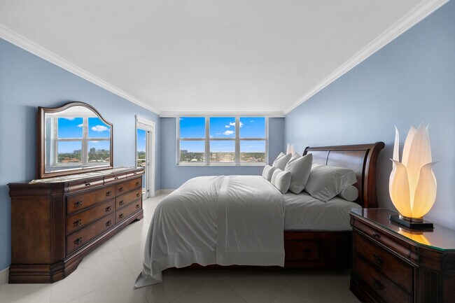 Building Photo - 511 Bayshore Dr