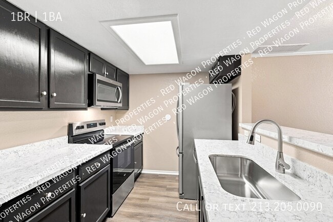 Building Photo - 11610 Vance Jackson Rd
