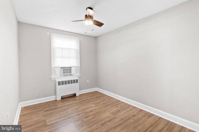 Building Photo - 720 Shaw Ave