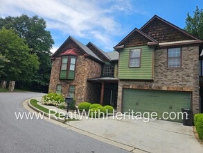 Building Photo - Gorgeous 3Bd / 2Ba Immaculate Townhome / U...