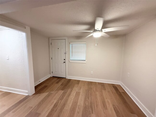 Building Photo - 14070 S Hwy 288b