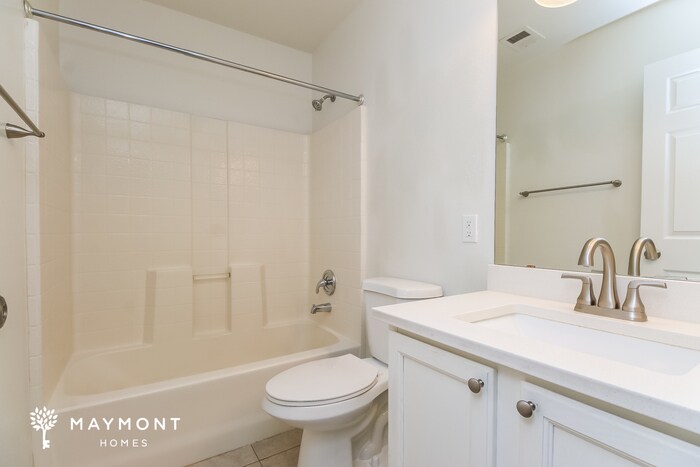 Building Photo - 1902 S Ocotillo Dr