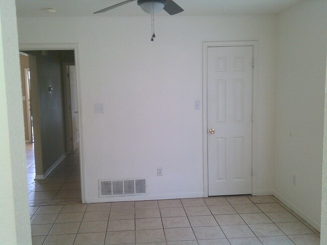 Building Photo - 3511 Westwood Dr