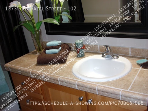 Building Photo - 13735 SW Hazel St