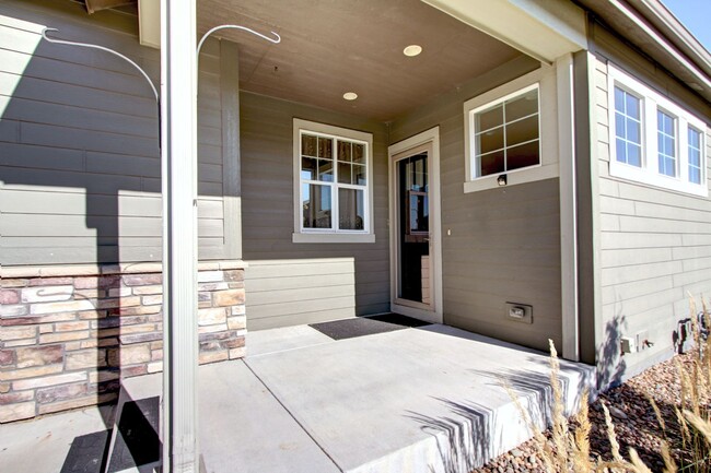 Building Photo - The Meadows 2 bed 2.5 bath Patio home low ...