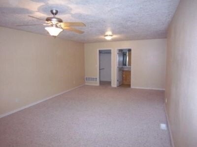 upstairs master suite with walkin closet & bathroom - 1800 S Grant Ave