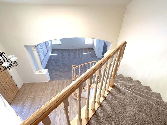Building Photo - 1601 E Glenhaven Dr