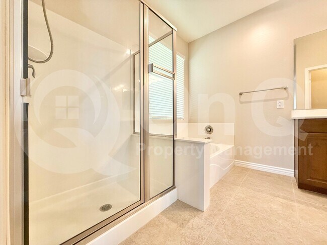 Building Photo - 4010 E Expedition Way