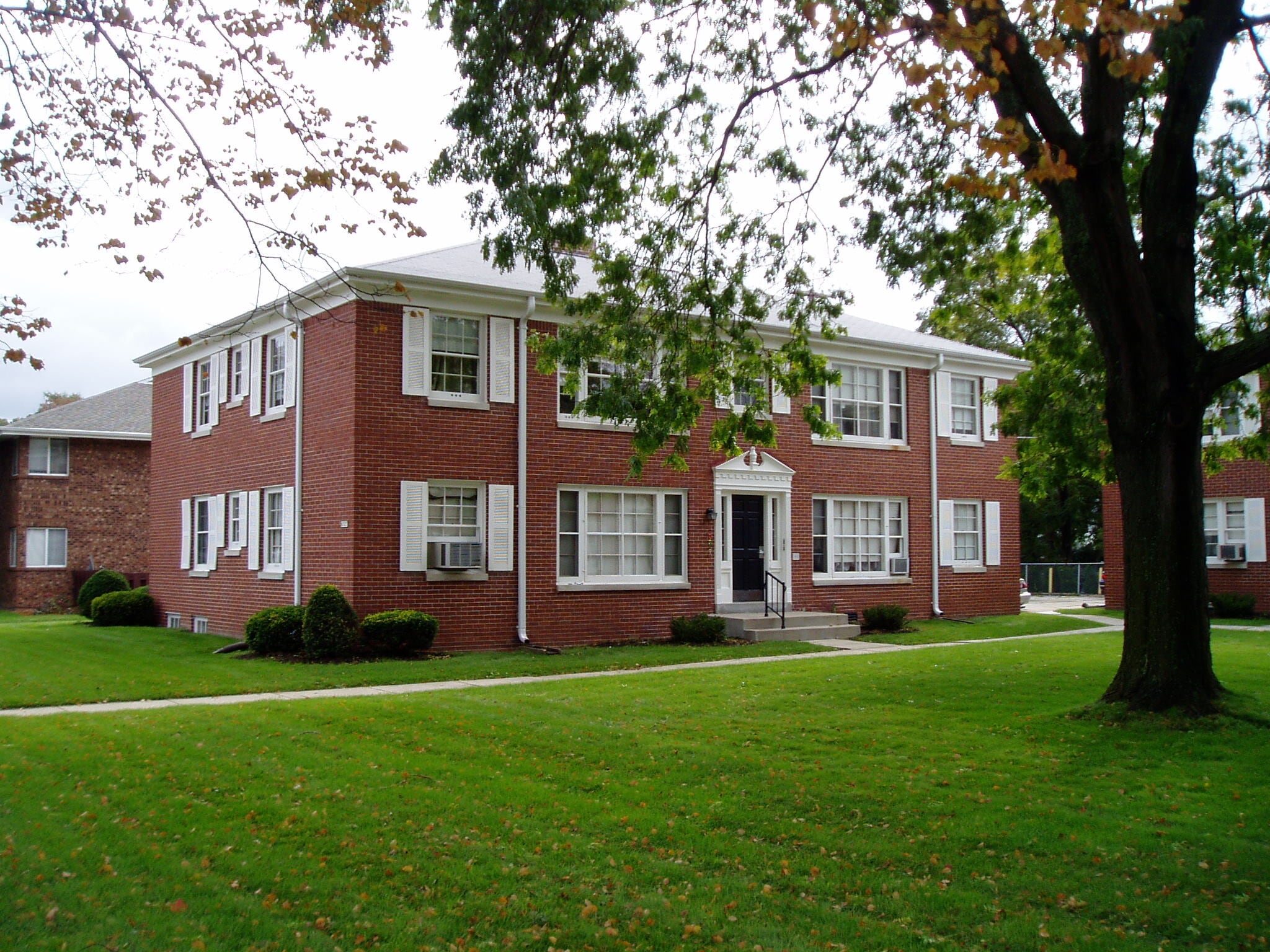 Building Photo - 8323 W North Ave