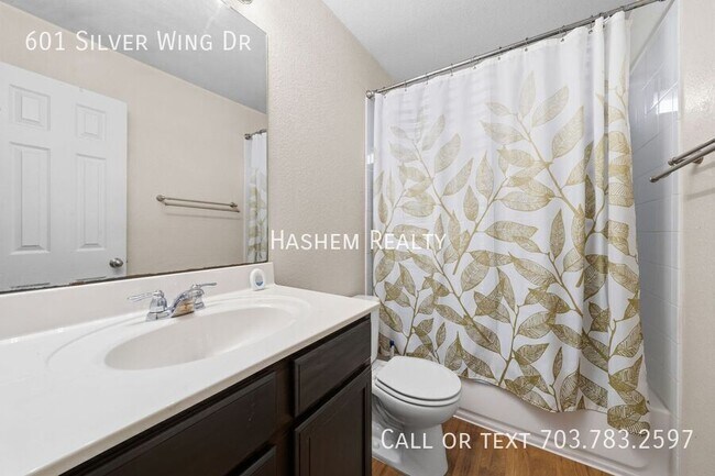 Building Photo - 601 Silver Wing Dr