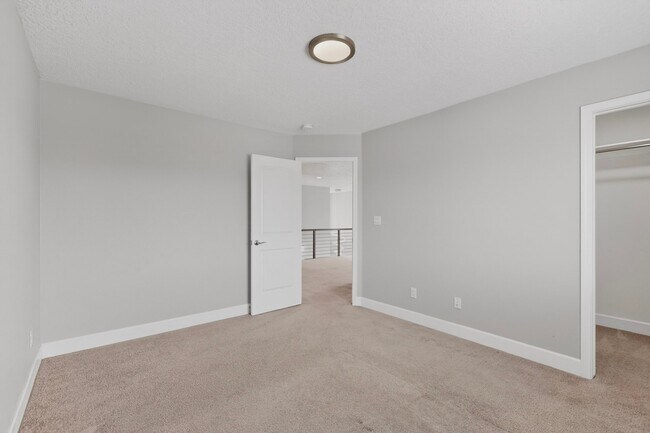 Building Photo - 5603 Linq Ct NE
