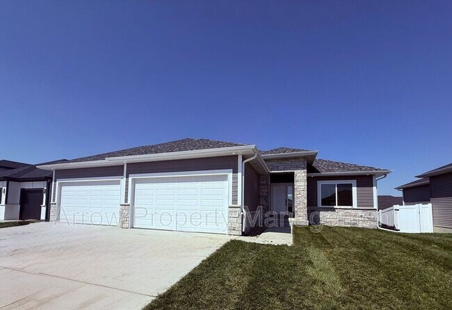 Primary Photo - 9425 Estela Ave