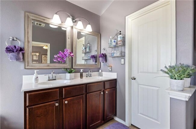 Building Photo - 255 Drystone Trail