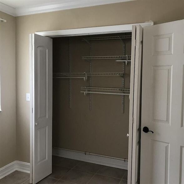 Building Photo - 2753 Kennedy Dr