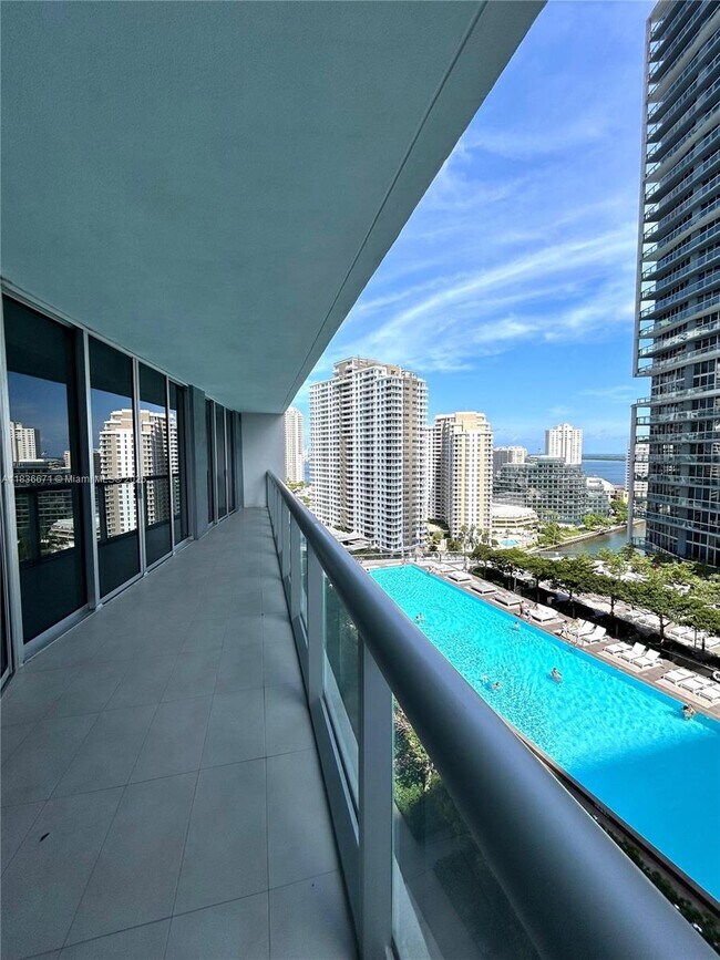 Building Photo - 475 Brickell Ave