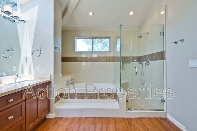 Building Photo - 11754 Ridge Creek Ct