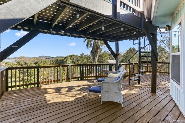 Building Photo - 1433 Riviera Dr