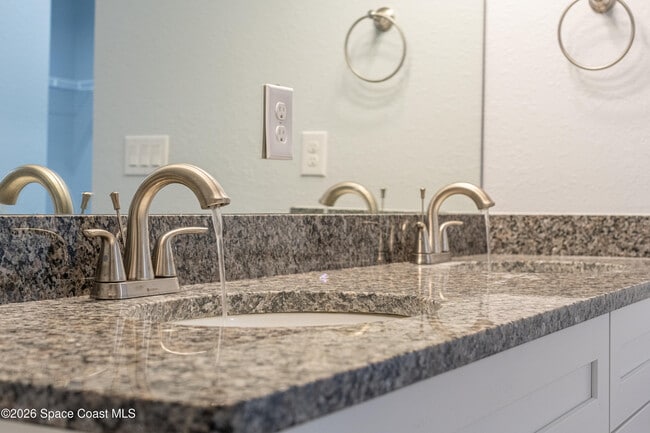 Building Photo - 1434 Weiman Rd SE