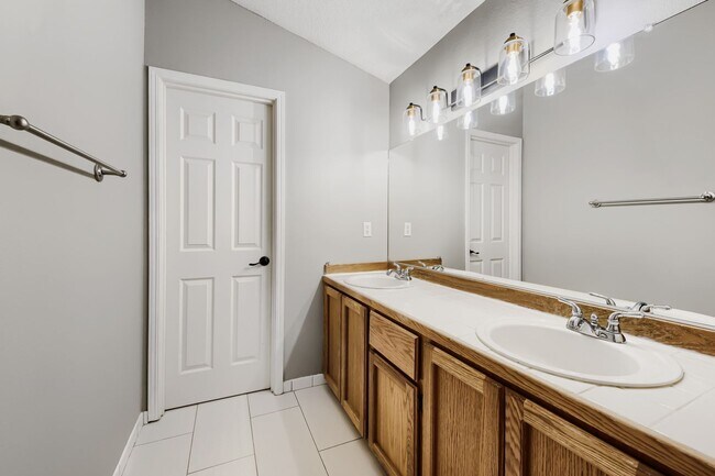 Building Photo - 4605 SW 164th Terrace