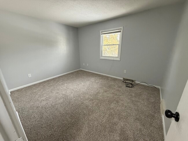 Building Photo - 6755 Woodlake Dr