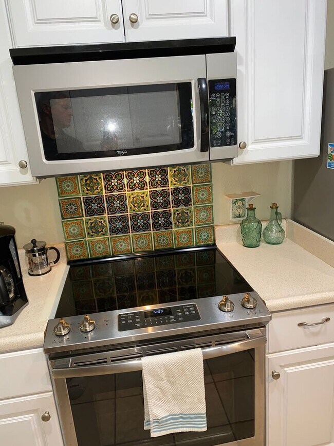 Building Photo - Nicely Furnished, tastefully remodeled, downstairs Kihei Villages with 2 designated parking spaces