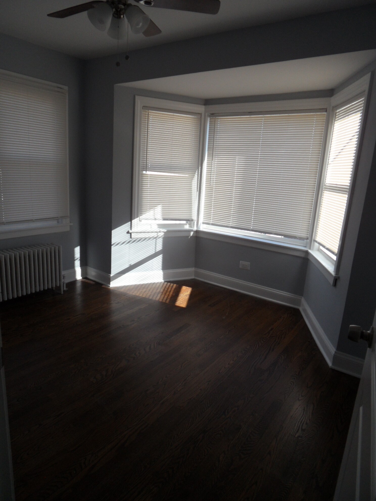 Building Photo - 3759 N Plainfield Ave