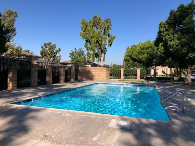 Building Photo - 183 Southampton Way