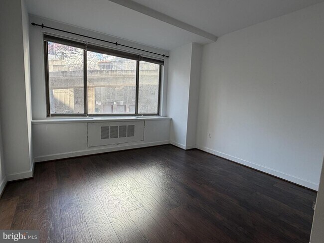 Building Photo - 1121 Arlington Blvd