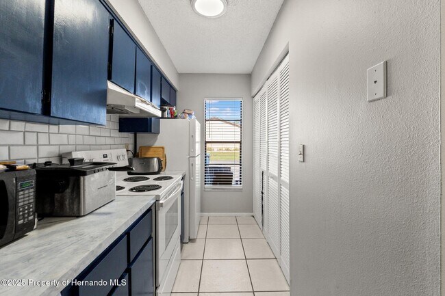 Building Photo - 7124 Barclay Ave